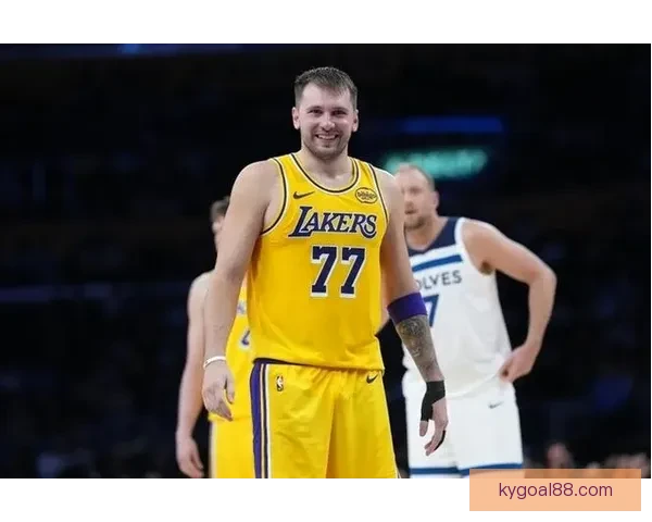 东契奇复出砍42分12助攻湖人力克骑士 里夫斯艾顿双双贡献精彩表现